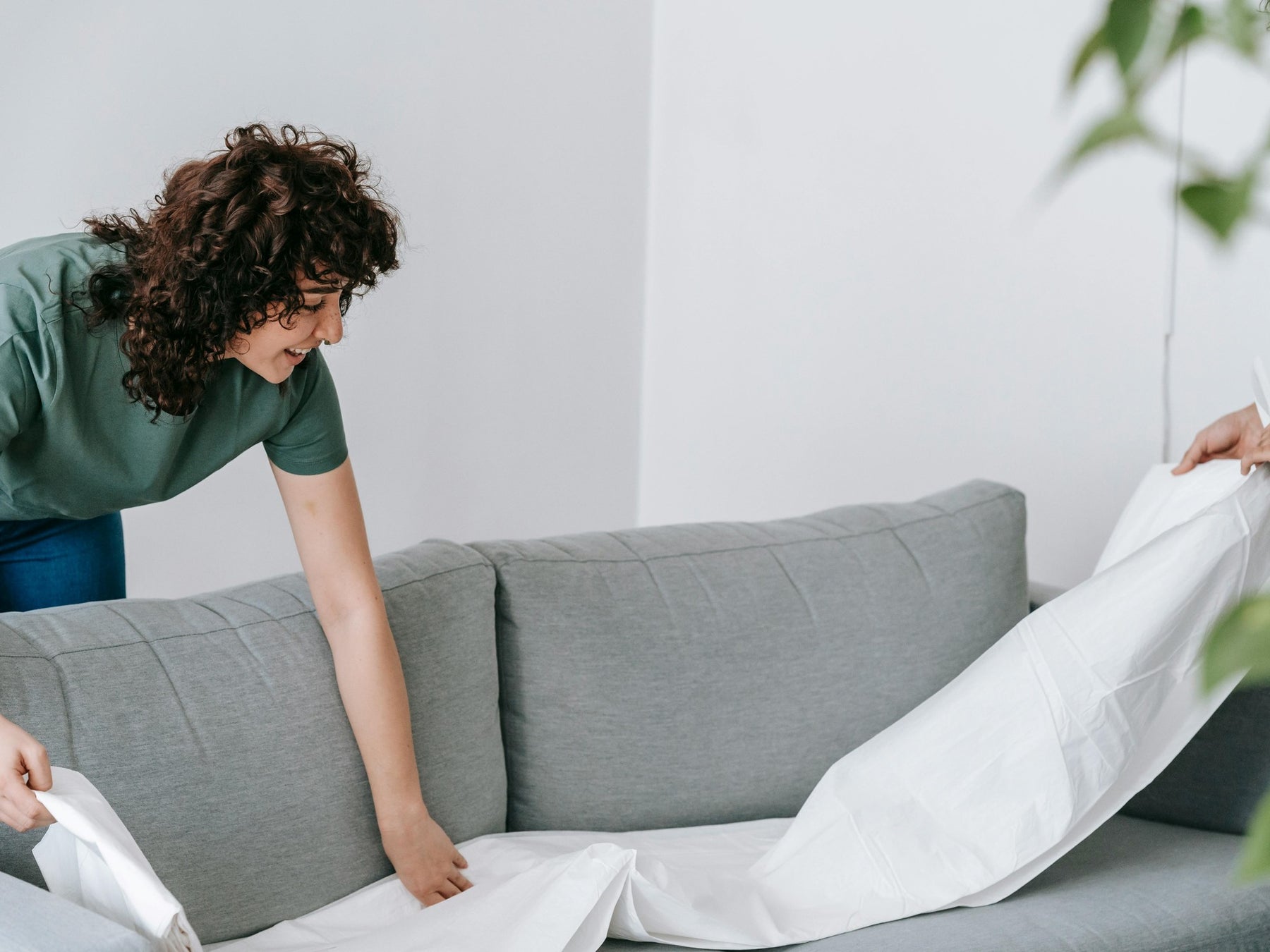 Como limpiar un sofá de tela en casa